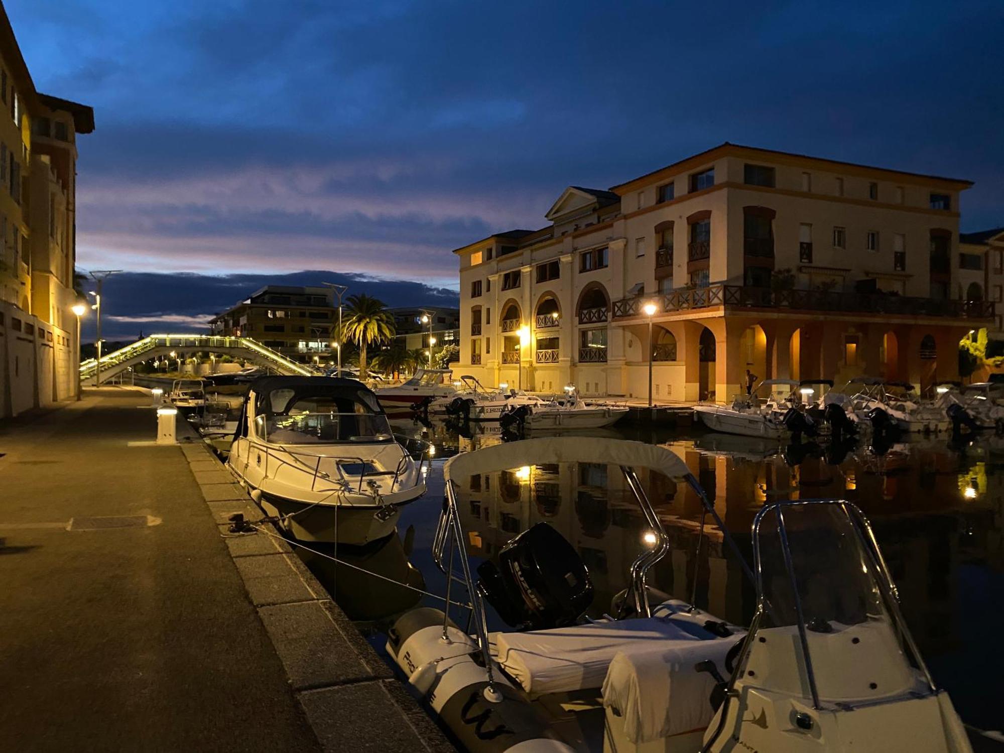 Chez Virginie : Appartement Lumineux Au Calme. Fréjus المظهر الخارجي الصورة